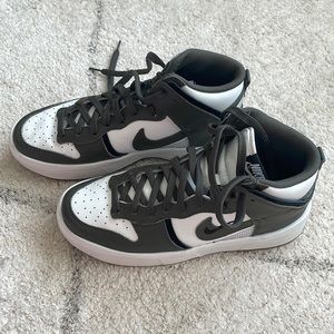 Nike dunk high!! White and dark green, lightly worn!